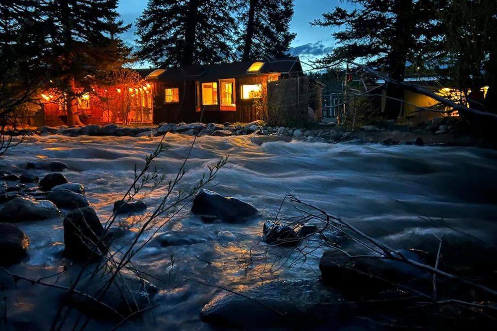 Thorpe On The Water. Creekside Nederland Cabin. Екстер'єр фото
