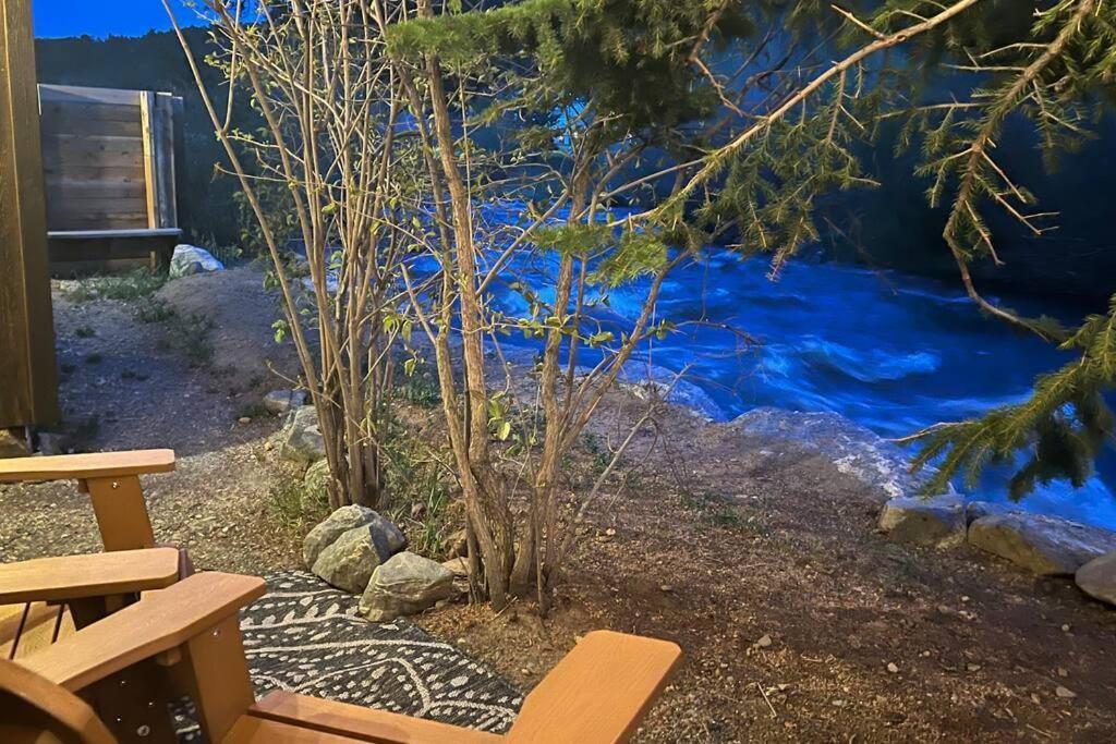Thorpe On The Water. Creekside Nederland Cabin. Екстер'єр фото