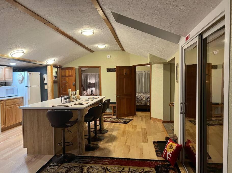 Thorpe On The Water. Creekside Nederland Cabin. Екстер'єр фото