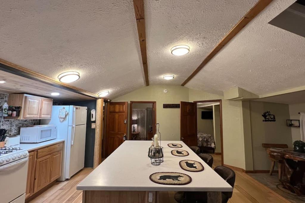 Thorpe On The Water. Creekside Nederland Cabin. Екстер'єр фото