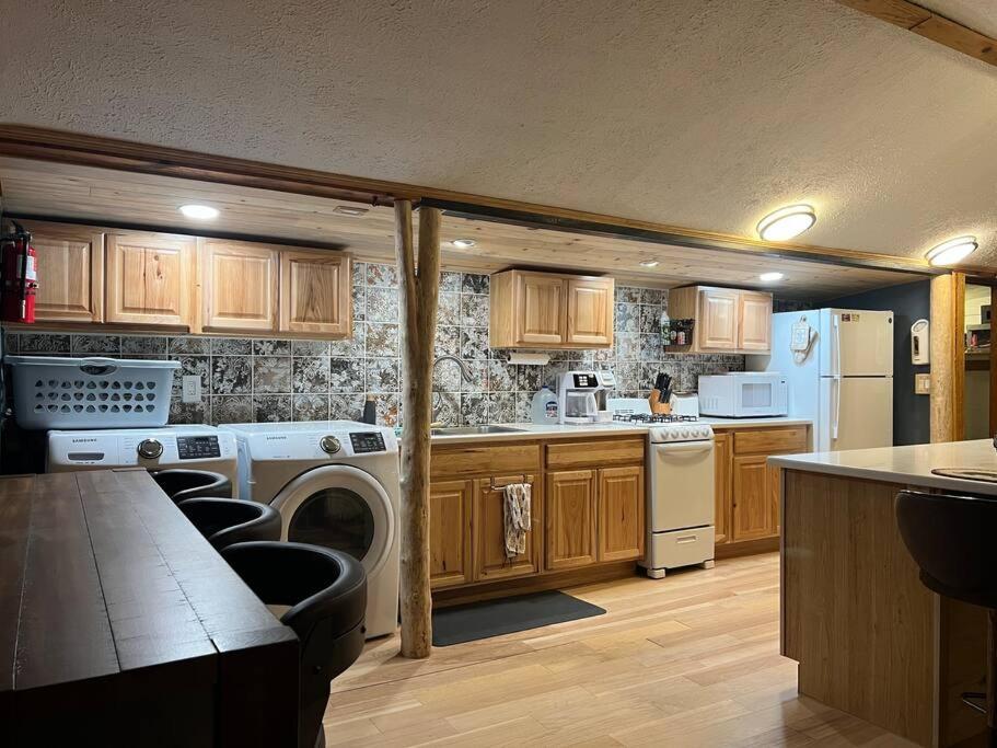 Thorpe On The Water. Creekside Nederland Cabin. Екстер'єр фото